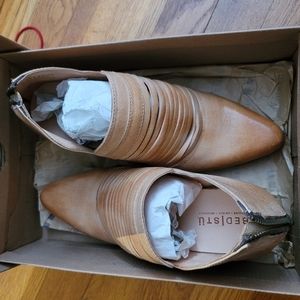 NIB BED|Stü Trough Boots sz9